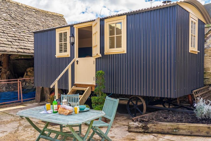 The Baytree Shepherds Hut Villa Stonehouse  Exteriör bild