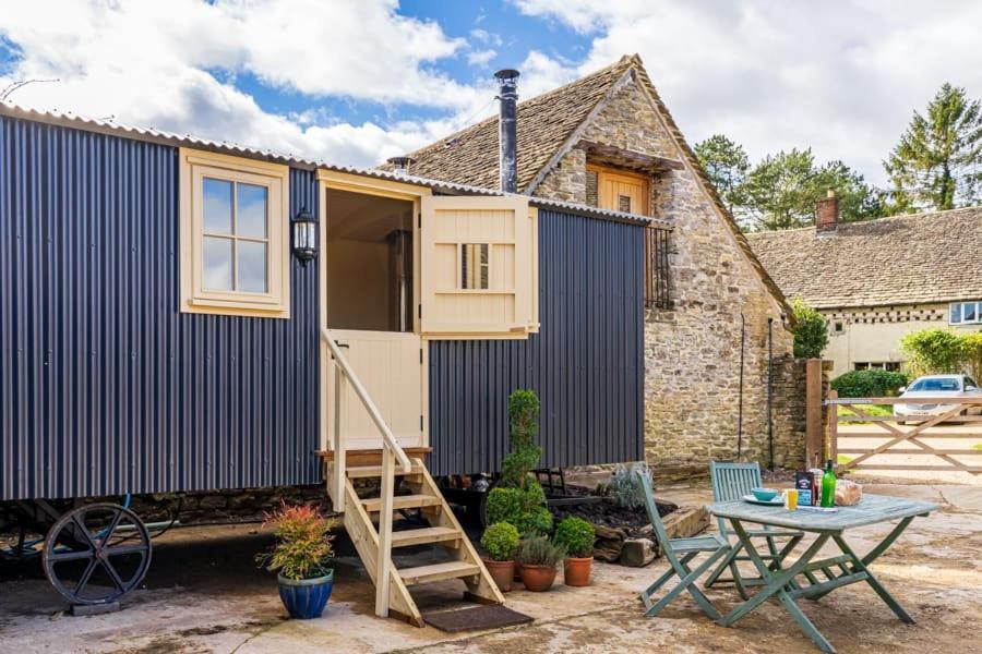 The Baytree Shepherds Hut Villa Stonehouse  Exteriör bild